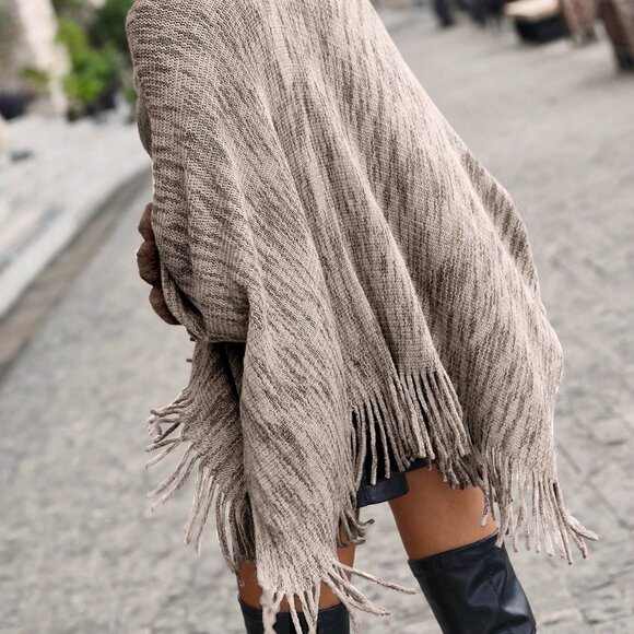 Khaki Elegant Women's Fuzzy Trim Fringe Hem Space Dye Batwing Sleeve Cardigan - Picture 2 of 5